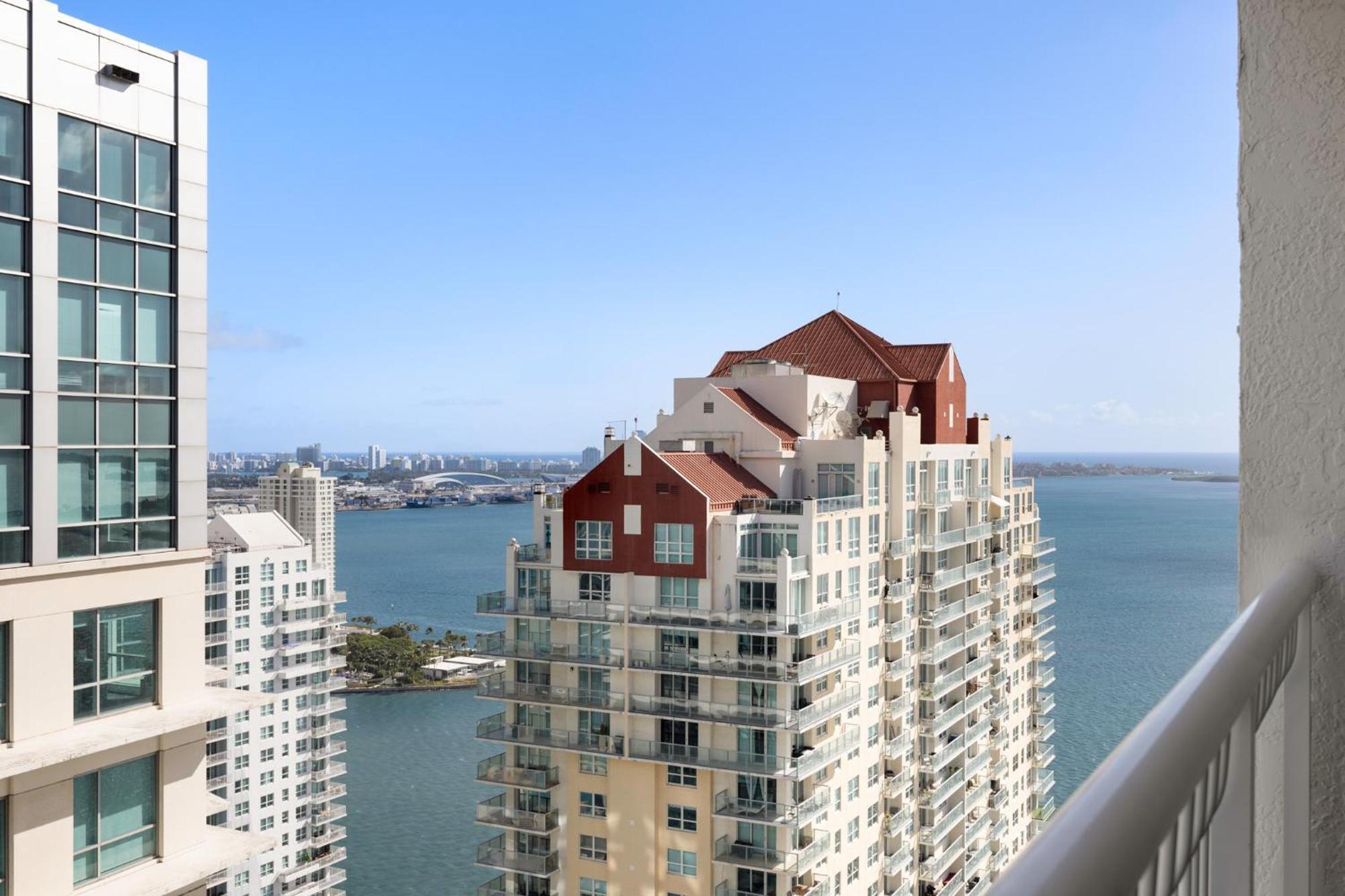 Studios In Brickell With Pool, Gym, Free Parking And Game Room Miami Dış mekan fotoğraf